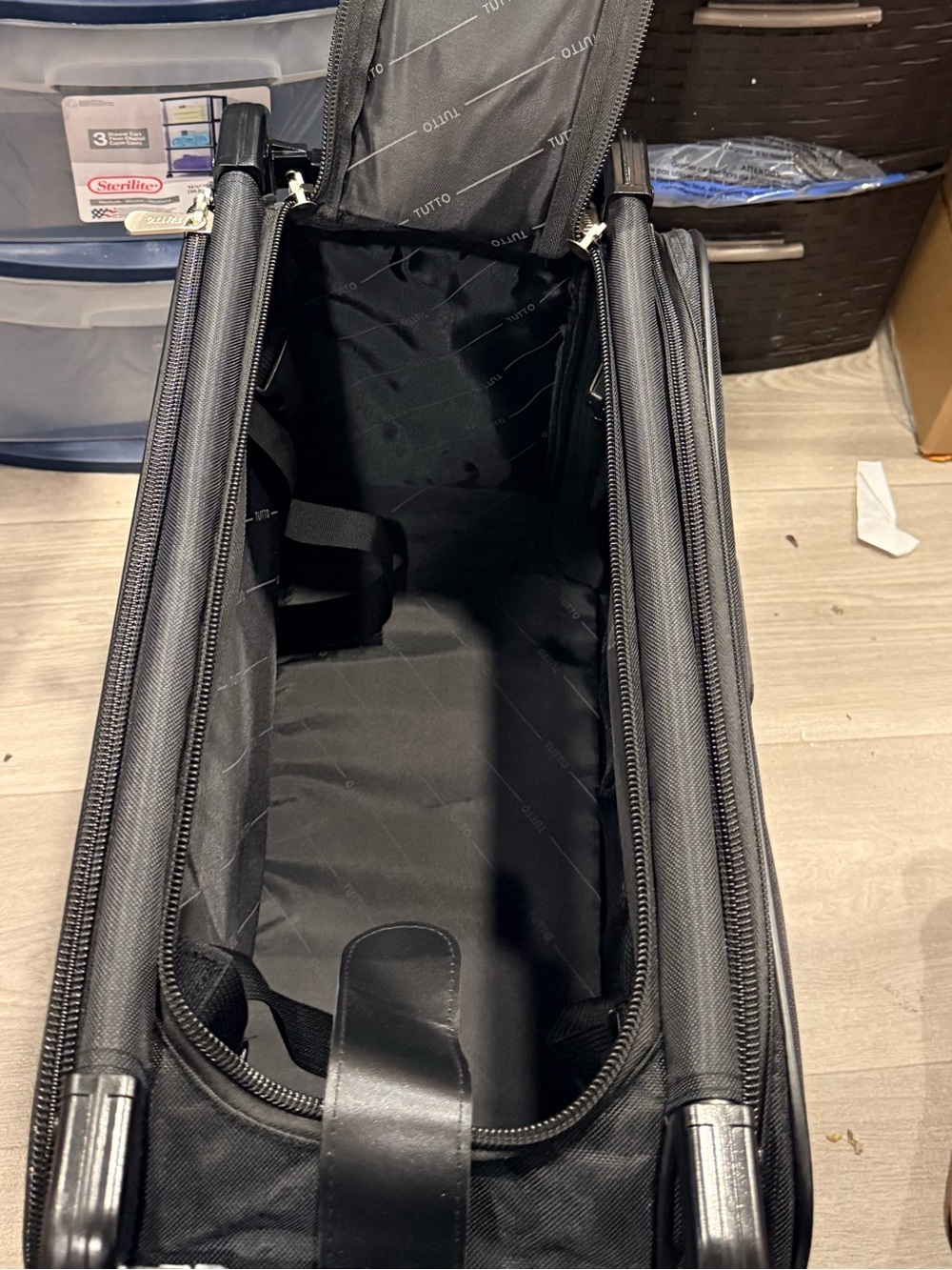 Tutto brand, sewing machine travel case. Never used retails 399 carry on size - Picture 11 of 16